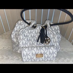 White And Blue Signature Canvas Michael Kors Bag